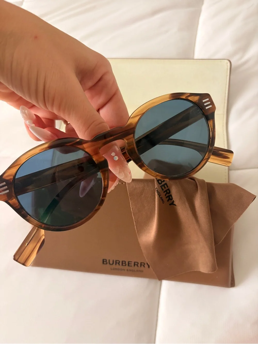 Burberry Tortoiseshell Round Sunglasses - Brown